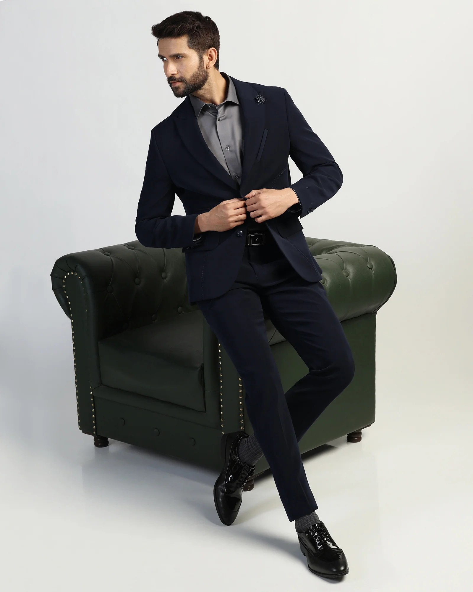 Two Piece Navy Solid Formal Suit - Weimer - Image 7