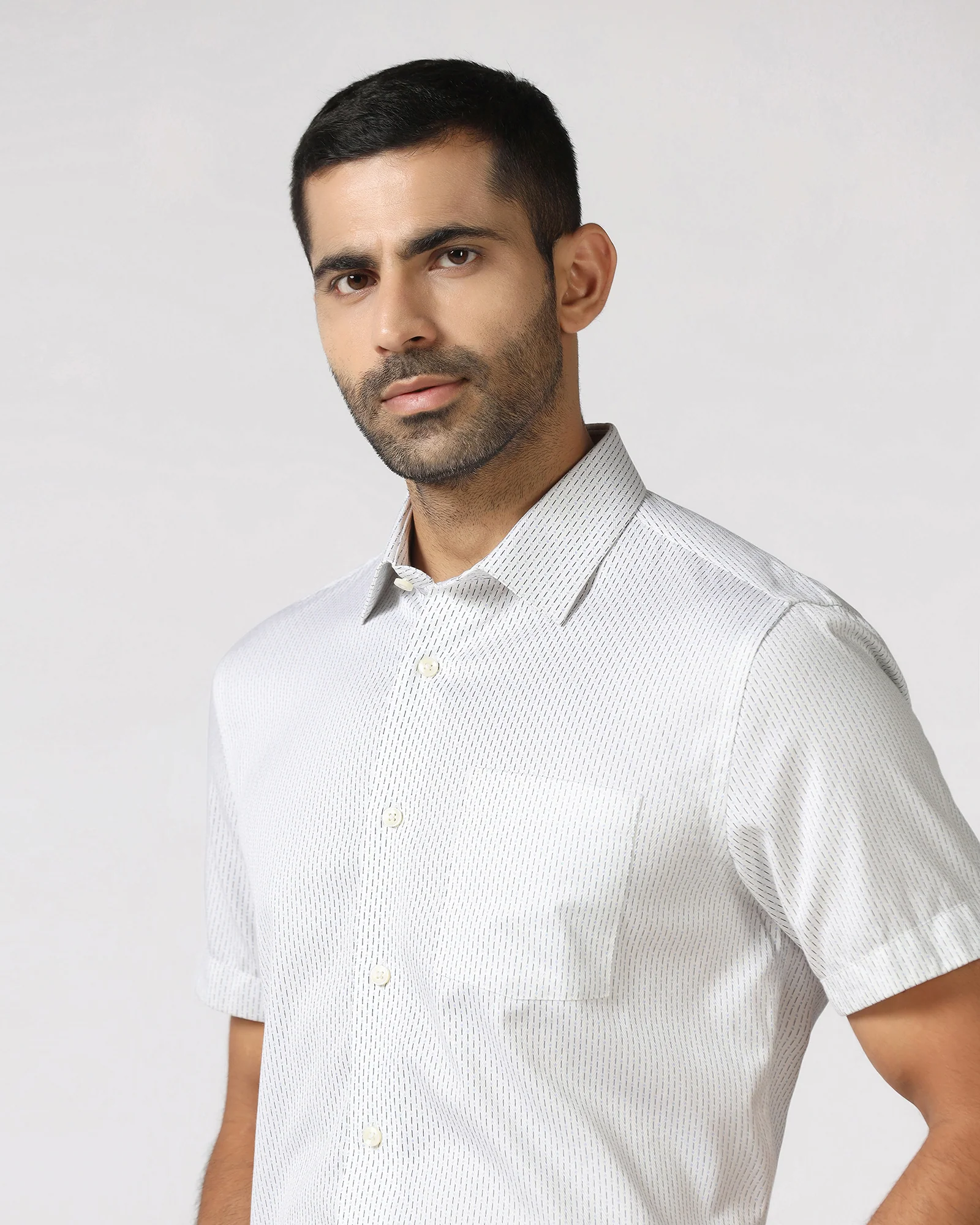 White Half Sleeve Unwrinkle Printed Shirt - Radiant - Image 4